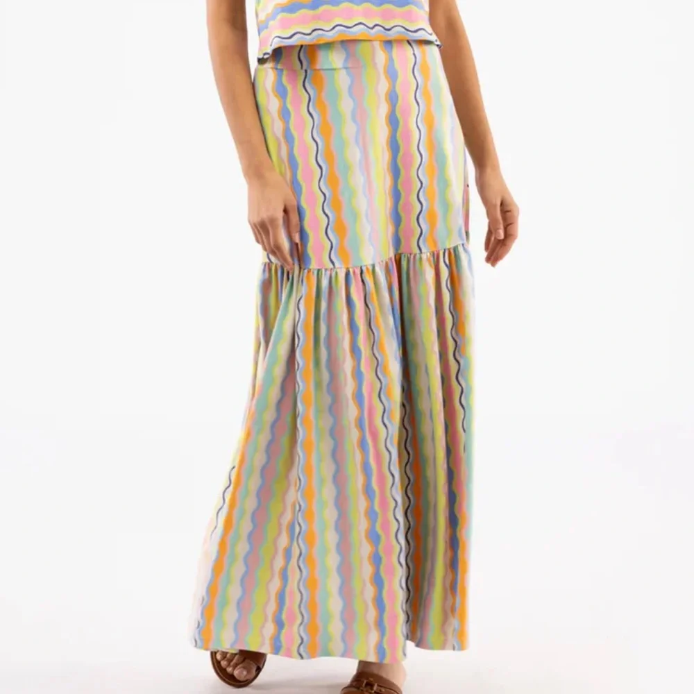 Smith & Quinn Faye Skirt in Summer Spritz color pattern. Size S - Picture 1 of 3